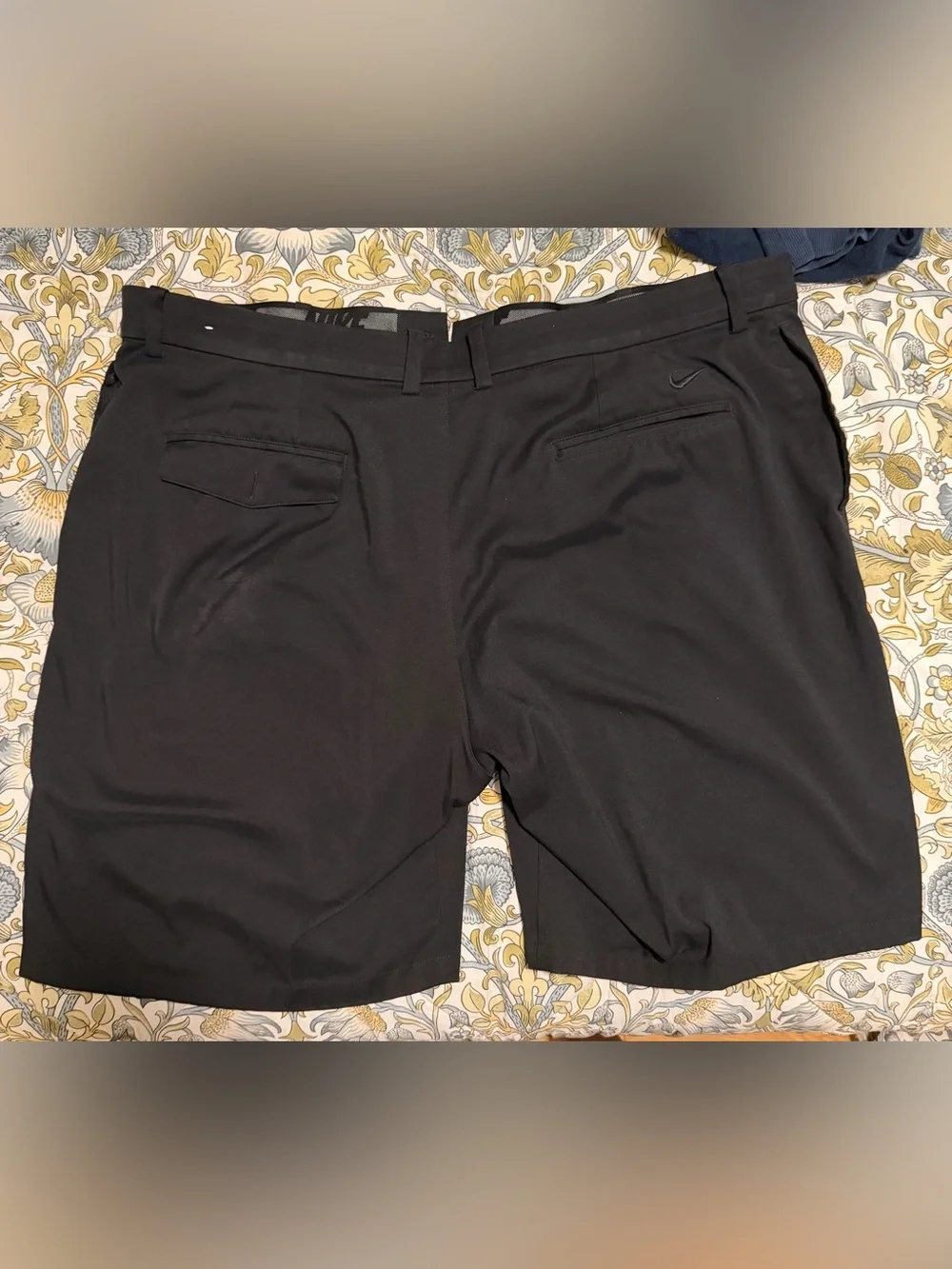 Nike Black Flat-Front Men's Shorts Size 42